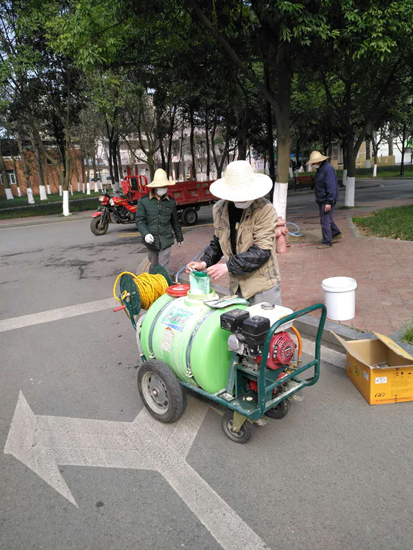 配药.JPG 配药.JPG
